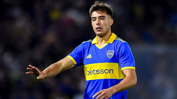Chelsea FC has confirmed the signing of highly-rated centre-back Aaron Anselmino from Boca Juniors! 🔵🇦🇷