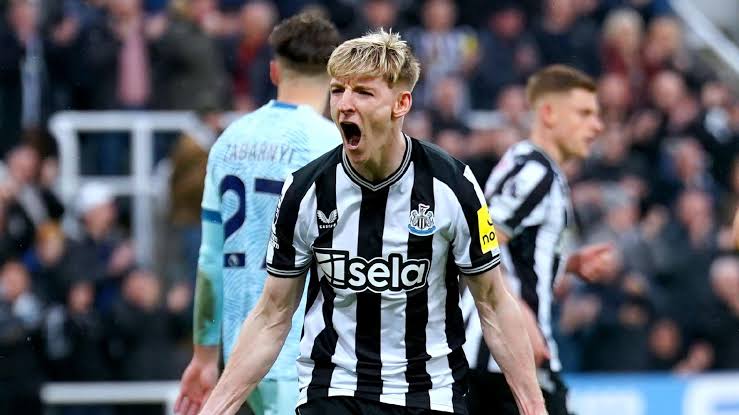 Breaking News: Anthony Gordon Commits Future to Newcastle United with Six-Year Deal