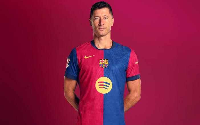 Robert Lewandowski Reaches 100 Champions League Goals