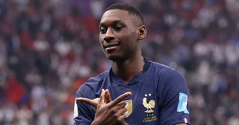 Manchester United Push for Randal Kolo Muani in January Transfer Window