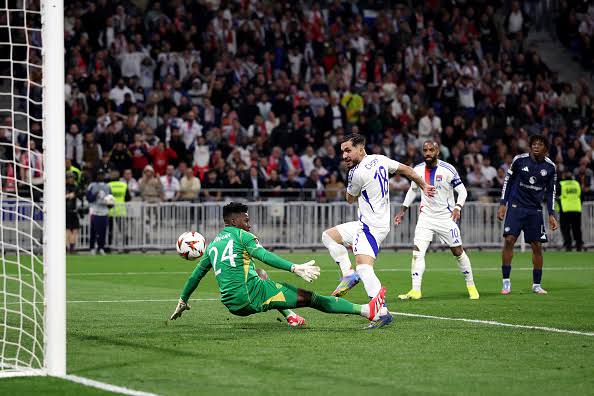 Europa League Thriller: Manchester United Held to a 2-2 Draw by Lyon