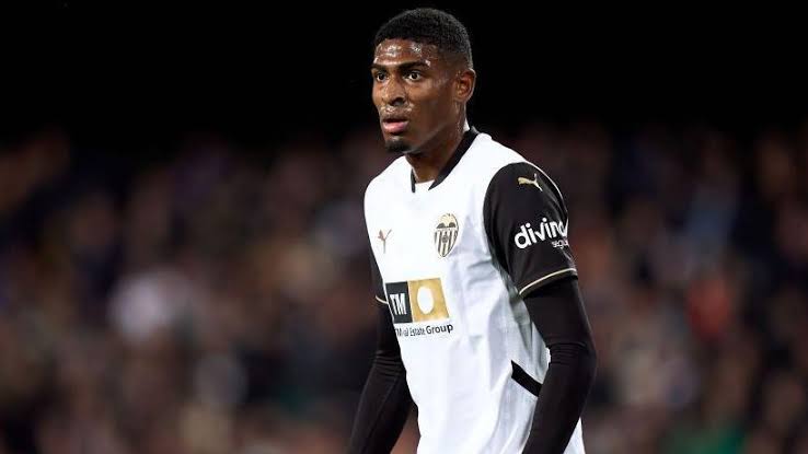 Arsenal in Talks to Sign Valencia Defender Cristhian Mosquera in €20m Deal