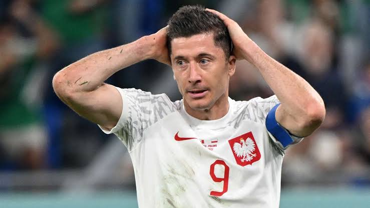 Robert Lewandowski Withdraws from Polish National Team Amid Coach Michał Probierz Standoff
