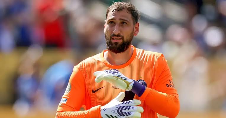 Manchester United Eye Gianluigi Donnarumma as PSG Close in on Lucas Chevalier Signing