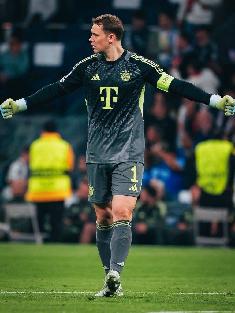 Manuel Neuer Set to Extend Bayern Munich Stay Until 2027