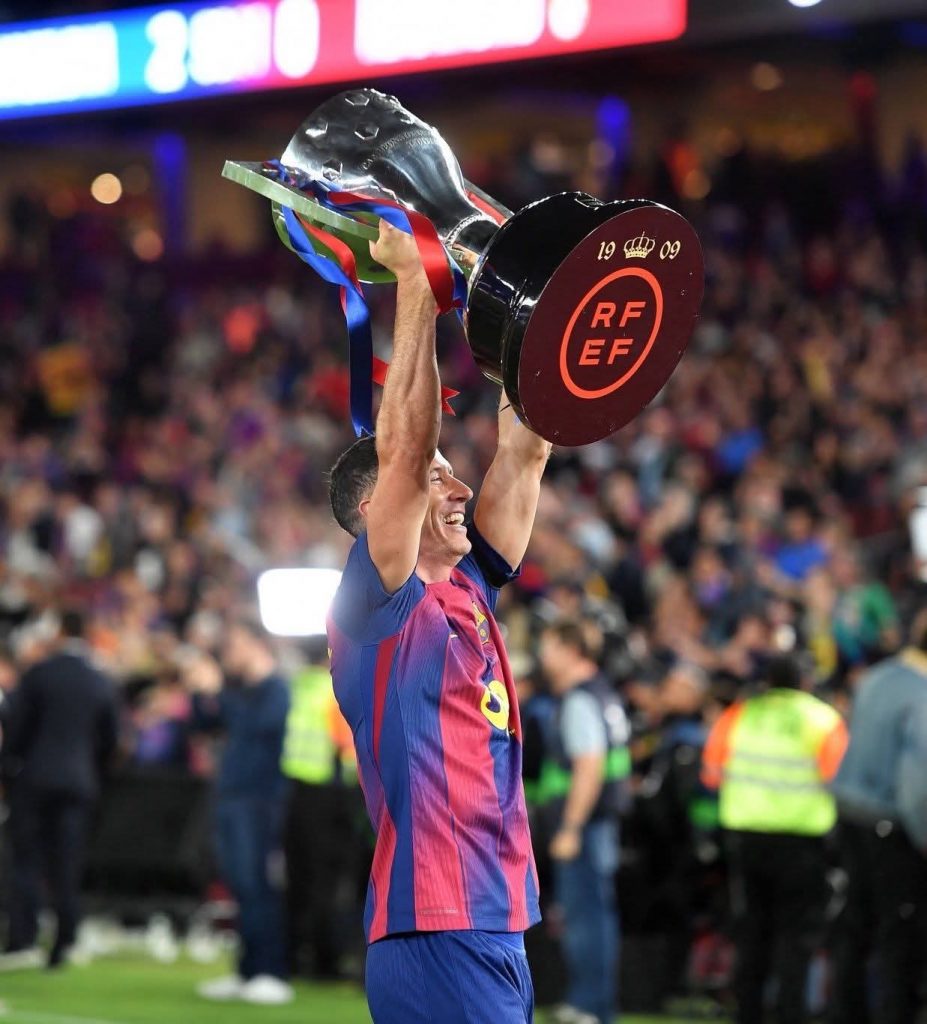Robert Lewandowski Reportedly Close to Barcelona Exit Amid Growing Uncertainty