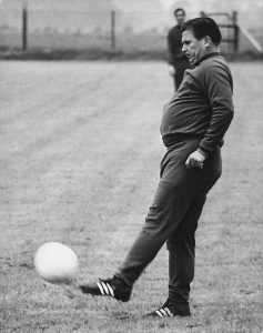 The Day Young Footballers Laughed at Ferenc Puskás — Until He Silenced Them With Pure Genius